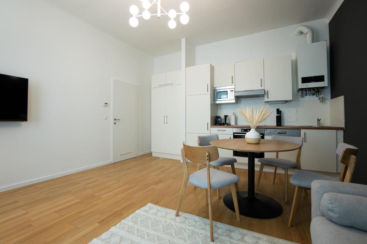 Aesthetic Newly Renovated Located Near Belvedere Castle, 15 Minutes From Stephansplatz Apartament *