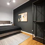 Aesthetic Newly Renovated Apartment Located Near Belvedere Castle, 15 Minutes From Stephansplatz